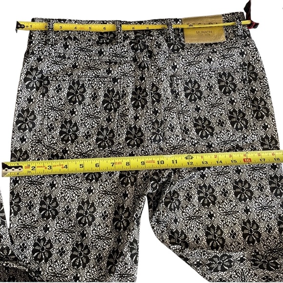 ESCADA black/white lace-look jeans size 36 EU, NWT - Picture 7 of 14